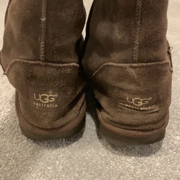 Uggs classic tall brown boot - Picture 5 of 9